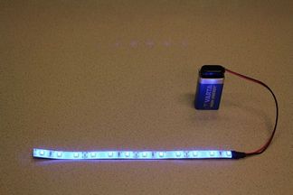 Velleman - Flexibele LEDSTRIP op batterij - Blauw 100 cm. met 9 Volt aansluiting - batterijvoeding (ledstr100b) kopen? | Baur.nl Grootste Velleman dealer