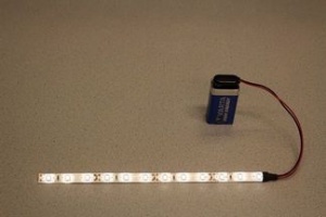 Flexibele LEDSTRIP op batterij - WarmWit 50 cm. met 9 Volt aansluiting - LEDSTRIP op batterijvoeding - ledstr50ww